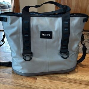 Yeti hopper 30 cooler bag